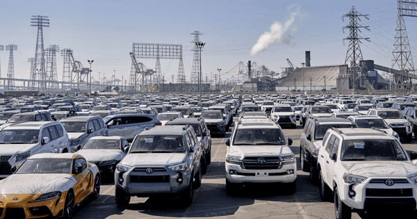 Toyota gặp vấn đề liên quan đến động cơ diesel, tạm dừng sản xuất 10 mẫu xe