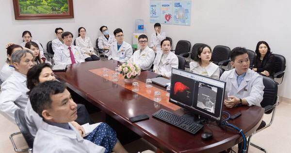 Trắng đêm ghép gan cấp cứu, đưa người bệnh thoát lưỡi hái tử thần