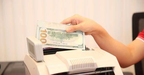Tỷ giá USD bất ngờ tăng mạnh