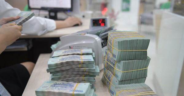 Ngân hàng 'đẩy' vốn rẻ, lãi suất thấp