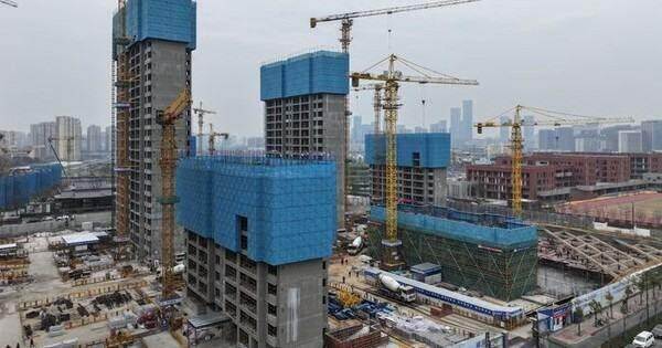 Ế ẩm, các chủ đầu tư BĐS ở nước này dùng tới những chiêu tiếp thị có 1-0-2 để bán nhà, thậm chí có doanh nghiệp còn bị phạt tiền vì quảng cáo "lố"