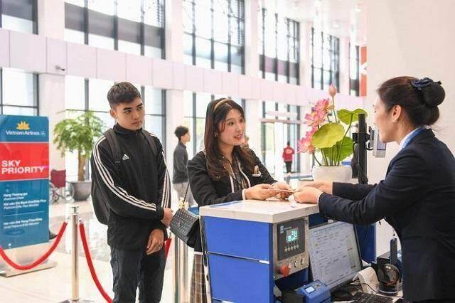 Bộ GTVT: Không để xảy ra tình trạng tăng giá vé bay trái quy định dịp Tết