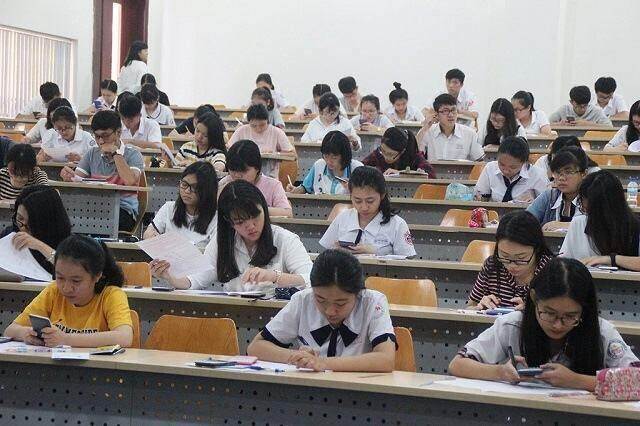 Chính phủ 'chốt' điều chỉnh lộ trình tăng học phí đại học