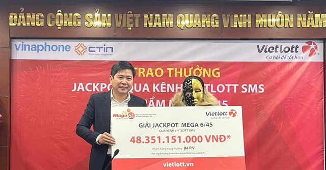 Doanh nhân trúng Vietlott hơn 48 tỷ 'không đọc tin, nghĩ chỉ là giải nhỏ'