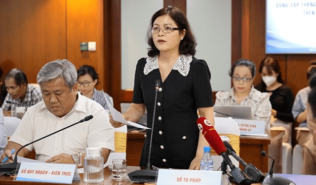 Người dân chen chúc xin phiếu lý lịch tư pháp, Sở Tư pháp nói gì? 1 Người dân chen chúc xin phiếu lý lịch tư pháp, Sở Tư pháp nói gì?