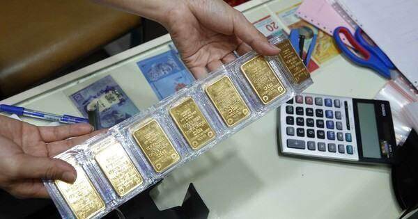 Đồng loạt giảm cả trong và nước ngoài