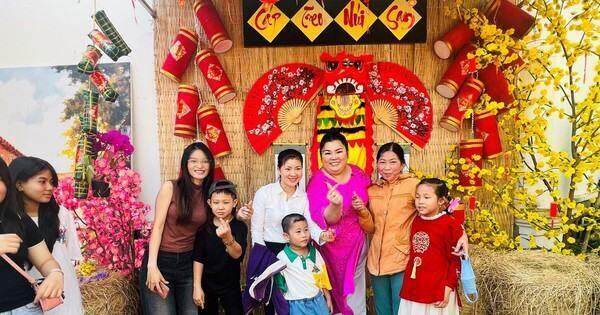 Mùng 2 Tết - Nghệ sỹ Tuyền Mập chúc tết và tặng hàng ngàn vé mời đi cáp treo