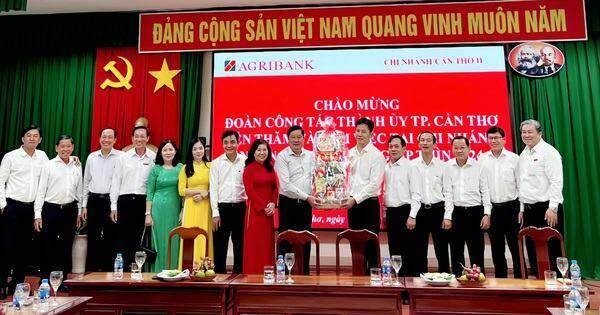 Phó Bí thư Thường trực TP.Cần Thơ đến thăm, động viên Agribank Chi nhánh Cần Thơ II