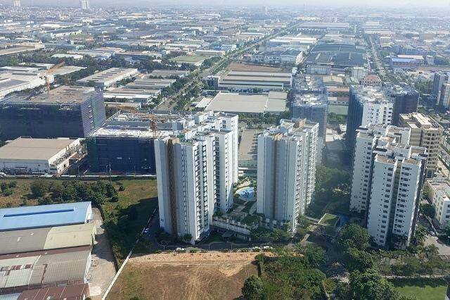 Thị trường trầm lắng, nhiều doanh nghiệp vẫn lấn sân sang bất động sản