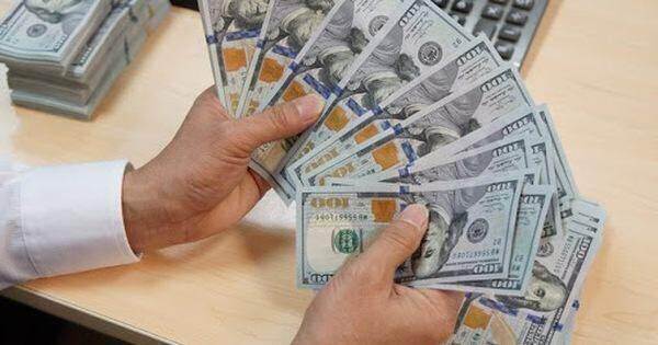 Vì sao giá USD tự do tăng mạnh?