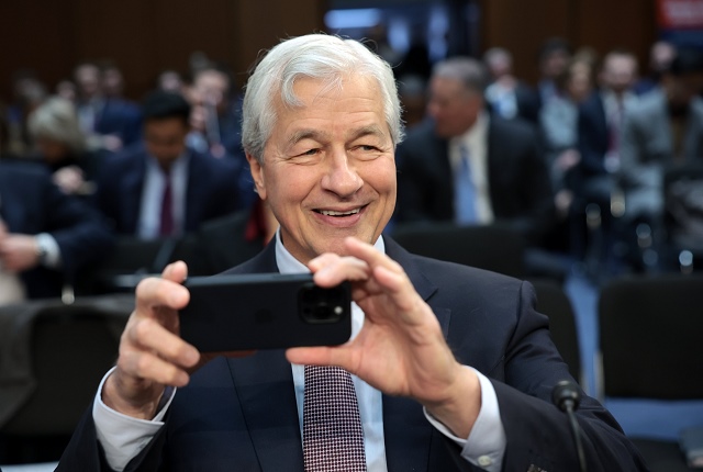 Sếp JPMorgan: AI không chỉ là cơn sốt nhất thời 5 Sếp JPMorgan: AI không chỉ là cơn sốt nhất thời