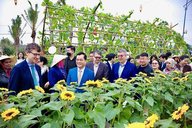 Trải nghiệm Tết Việt tại “Ngày tìm hiểu Việt Nam 2024”