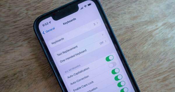 Bản cập nhật iOS 17.4 khiến bàn phím iPhone 'nổi loạn'