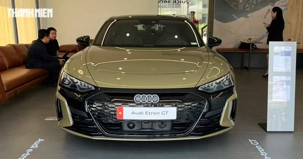 Sức mua giảm, các hãng xe sang nỗ lực tiếp cận khách Việt