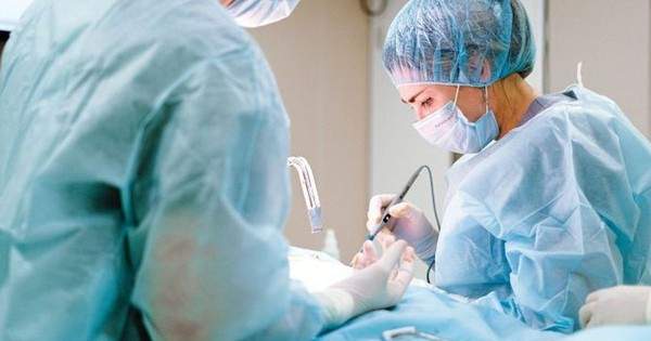 Sau bác sĩ, đến lượt các giáo sư y khoa từ chức