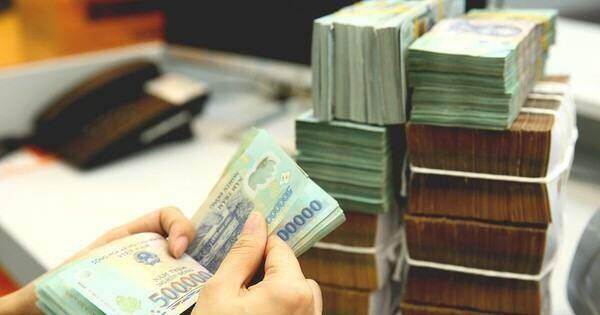 Lãi suất tiếp tục giảm, dòng tiền tiết kiệm chảy vào đâu?