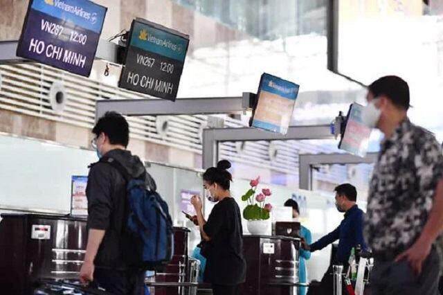 Tăng trần giá vé máy bay gây tác động ra sao?