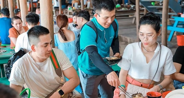 'Đứng hình' vì vé máy bay, lữ hành mở bán tour lễ 30/4-1/5 sớm