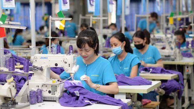 Dệt may Việt Nam gia tăng lợi thế cạnh tranh bằng chiếu sáng xanh