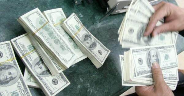 Đồng USD trong và ngoài nước kết tuần tăng mạnh