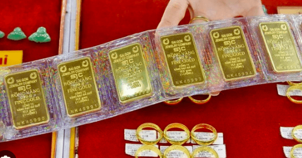 Giá vàng SJC, vàng nhẫn biến động thất thường