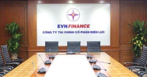 Hai Phó Tổng Giám đốc của một công ty tài chính xin nghỉ trong chưa đầy 1 tháng