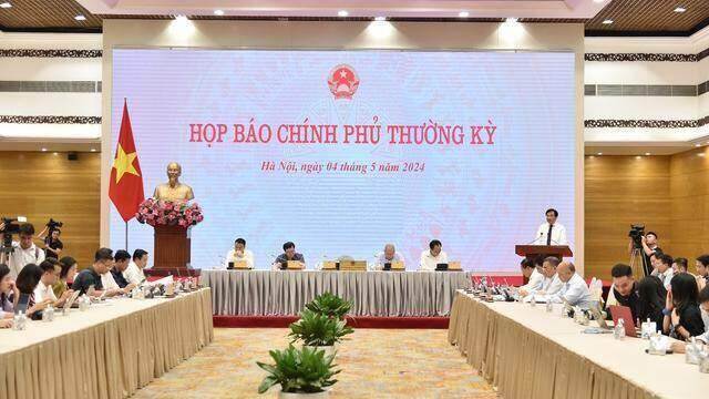 Kinh tế 4 tháng tiếp tục chuyển biến tích cực