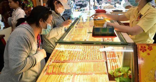 Tổng cục Thuế đề xuất bắt buộc thanh toán không dùng tiền mặt đối với giao dịch kinh doanh vàng