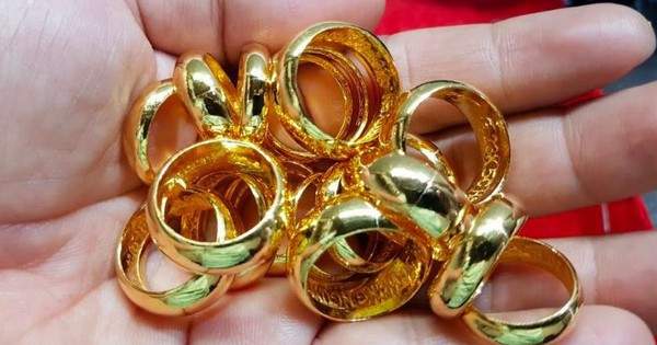 Giá vàng nhẫn quay đầu rớt mạnh ngày 22/6