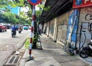 Nhiều cửa hàng kinh doanh ở Hà Nội đóng cửa, mặt bằng giá thuê trăm triệu/tháng bỏ trống