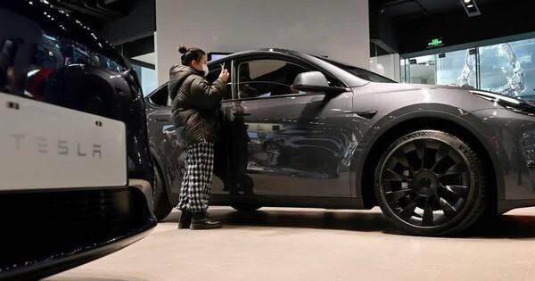Tesla lần đầu được chấp nhận dùng làm xe công ở Trung Quốc