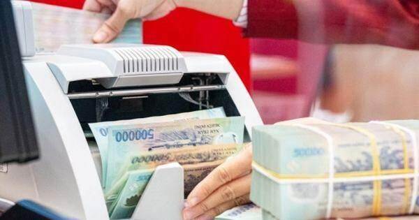 Cuộc đua tăng lãi suất ngày càng ''nóng'', người dân gửi tiền vào đâu để có lãi trên 6%/năm?
