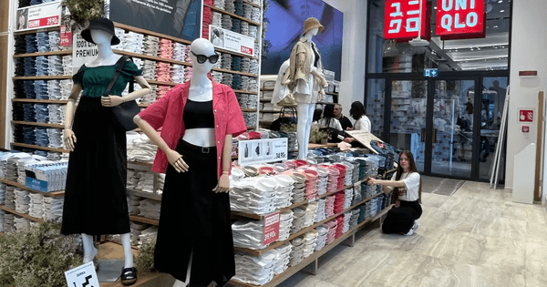 Lao thẳng vào chiến trường thời trang lâu đời bậc nhất, đánh bại Zara, H&M bằng mác 'công ty Nhật Bản'