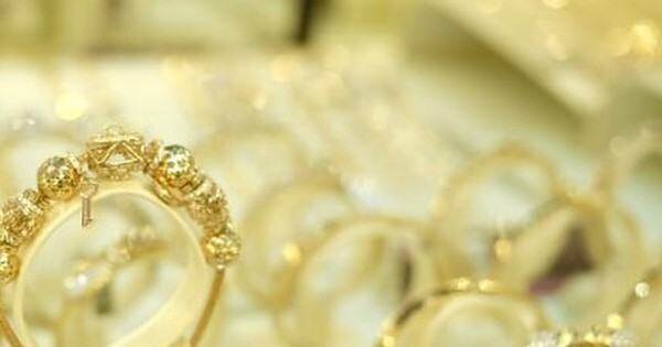 Giá vàng nhẫn đắt hơn vàng miếng, vượt 77 triệu đồng/lượng