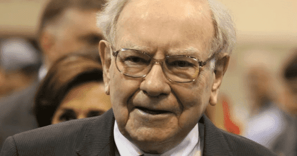 Huyền thoại Warren Buffett suy tính điều gì?