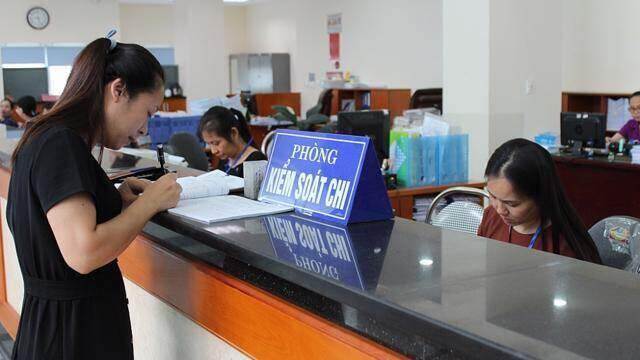 Kho bạc Nhà nước "chong đèn" đẩy nhanh giải ngân vốn đầu tư công