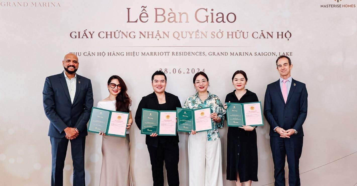 Masterise Homes bàn giao sổ hồng các căn hộ hàng hiệu tại Grand Marina, Saigon