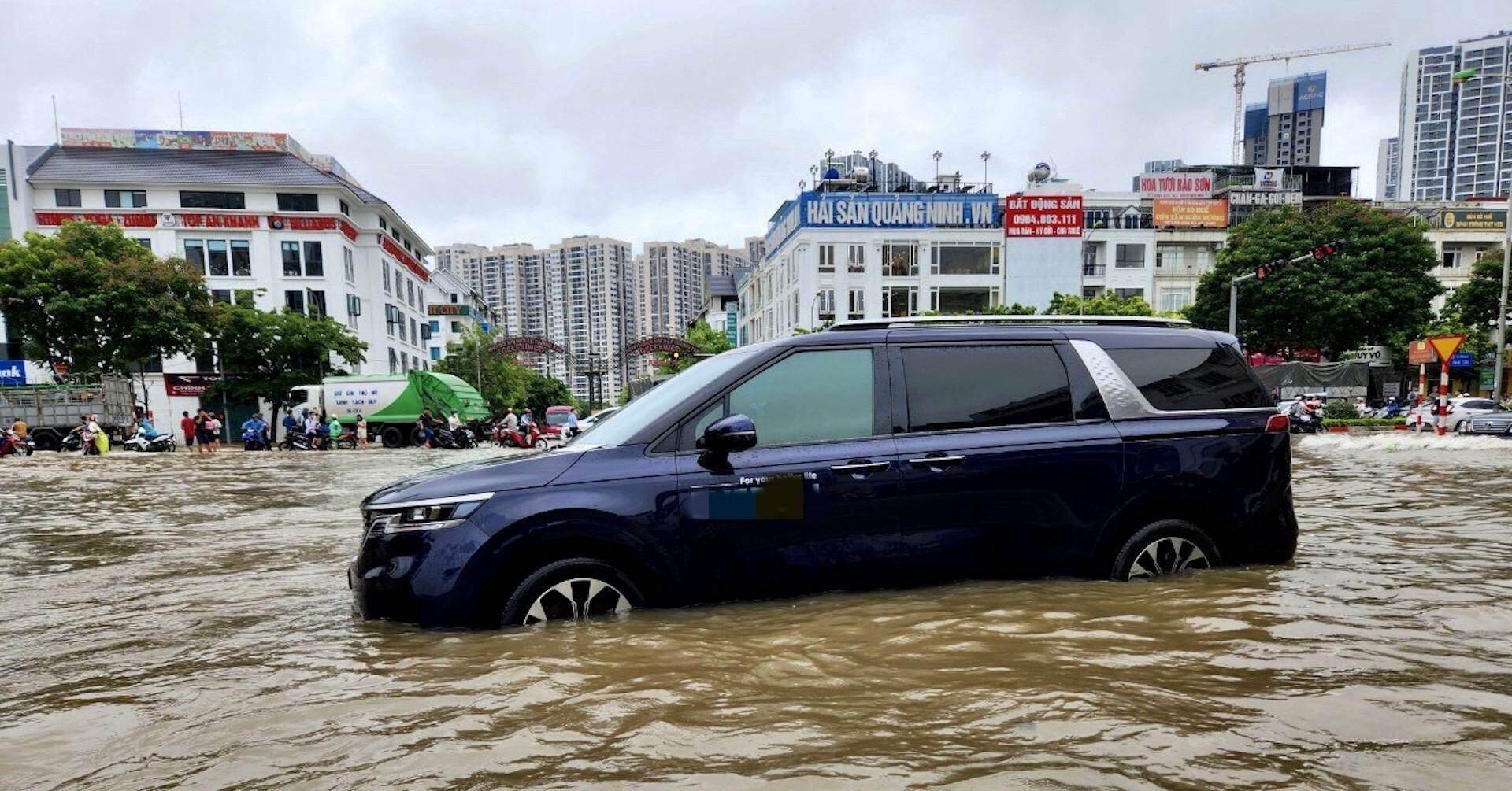 Ngao ngán khu nhà triệu đô cứ mưa là ngập chờ mưa to chốt đi mua nhà Hà Nội 