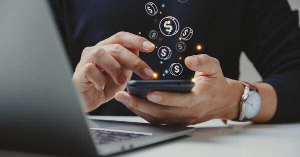 Chọn chứng khoán, gửi vàng hay an toàn với kênh tiết kiệm online?