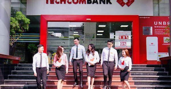 Techcombank muốn phát hành gần 20 triệu cổ phiếu giá rẻ cho nhân viên