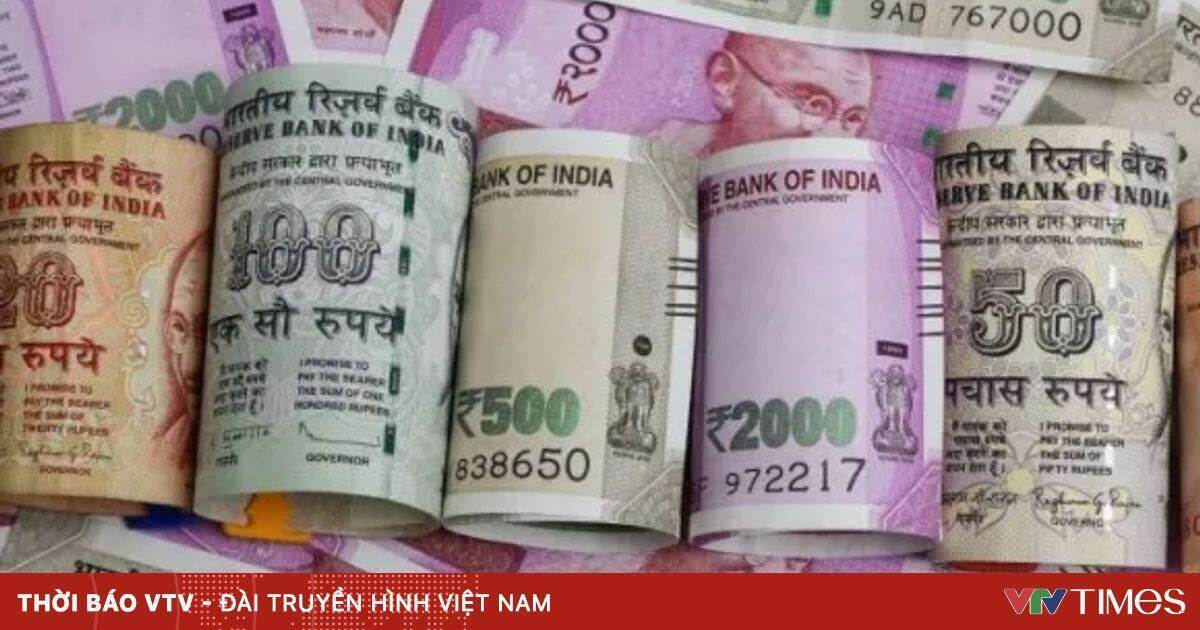 Dự trữ ngoại hối của Ấn Độ giảm xuống đáy