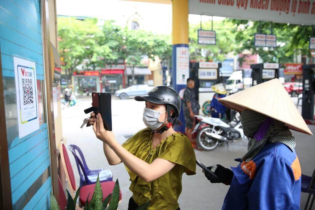 Quảng Ninh Thu ngân sách nhà nước không dùng tiền mặt đạt hơn 97