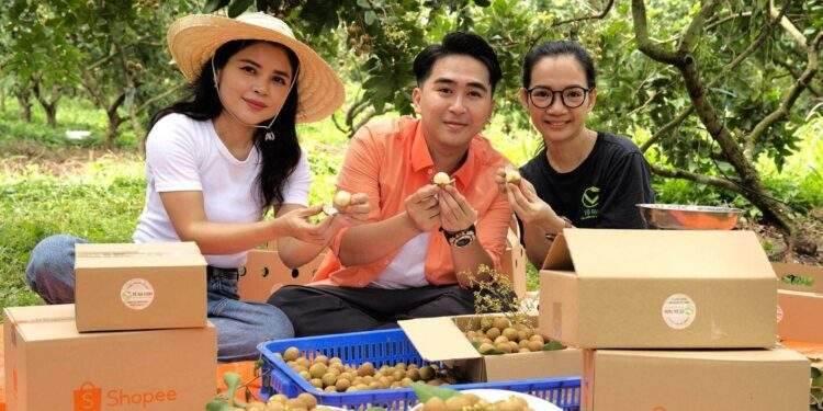 Bán trái cây qua livestream, sàn TMĐT tìm cách ‘chạy đua’ với thời gian 1 Bán trái cây qua livestream, sàn TMĐT tìm cách ‘chạy đua’ với thời gian