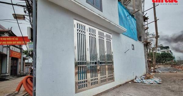 Cận cảnh nhà siêu mỏng sau mở đường ở Hà Nội