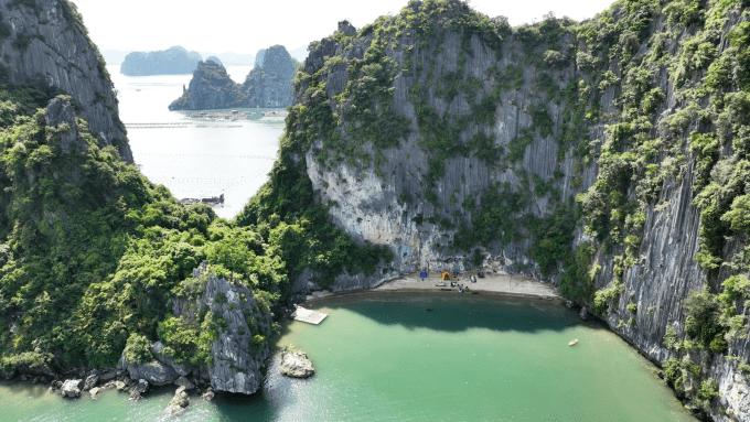 Vietnam province wants to turn island into golf-resort complex