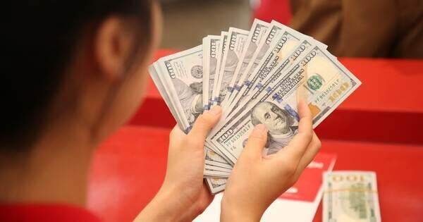 Giá USD ngân hàng chưa dừng đà giảm