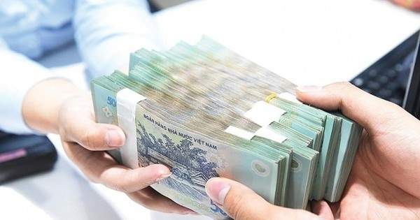 Lý do ngân hàng 'dốc tiền' cho vay bất động sản