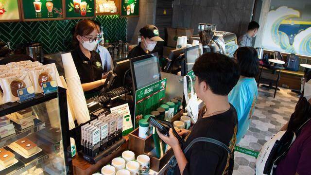 Doanh thu ngành F&B vẫn cao ngất ngưởng dù kinh tế khó khăn