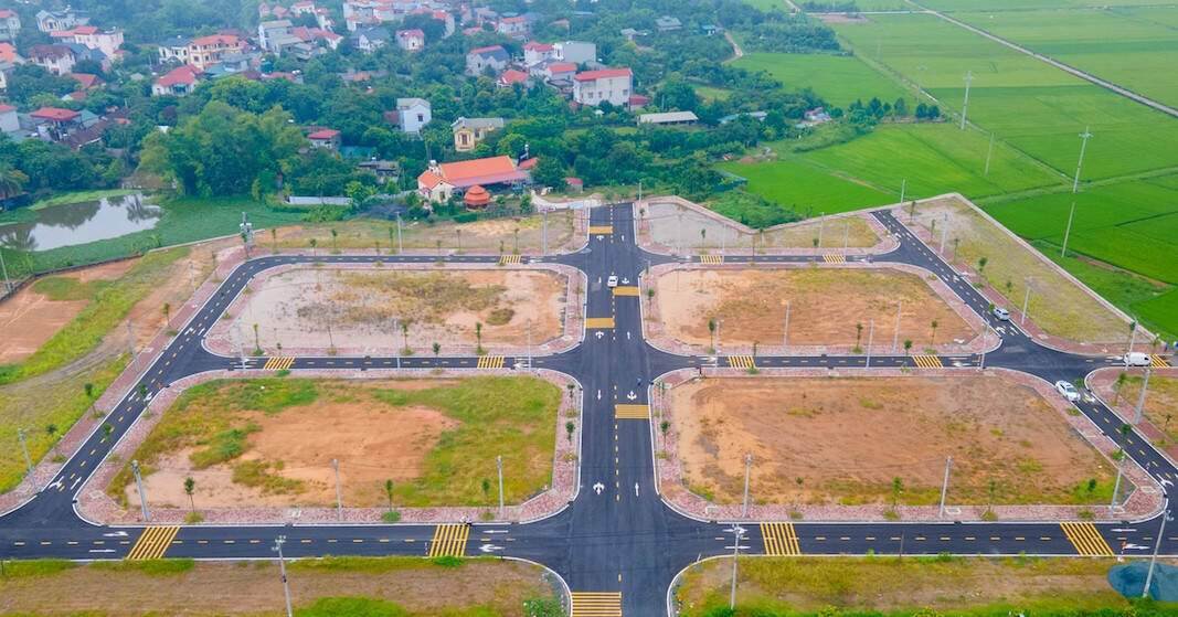 Hàng trăm người đấu giá 39 lô đất ven Hà Nội, giá trúng cao nhất 60 triệu/m2