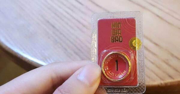 Mẹ tôi lãi 80 triệu nhờ mua vàng, tôi đầu tư cổ phiếu vẫn quanh "bờ"
